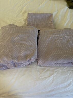 Lavender Polka Dot king size Bedding, includes 1 fitted, 1 flat&2 pillow cases.